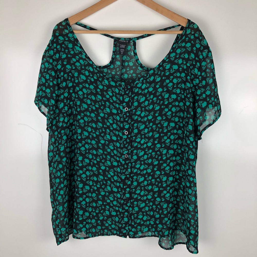 Torrid skull print top with back cutouts size 2X
